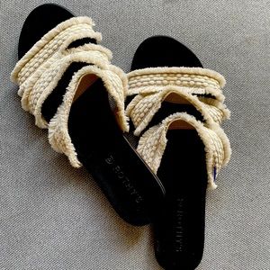 Rothy’s slip on sandals size 9.5